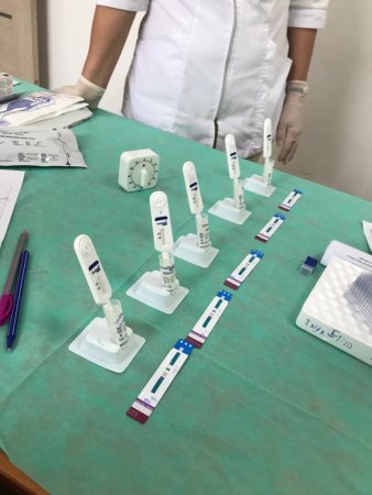 Экспресс тестирования на ВИЧ-инфекцию с помощью околодесневых тестов в Актобе.