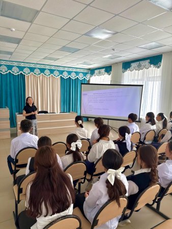 Лекция в благодарской средней школе